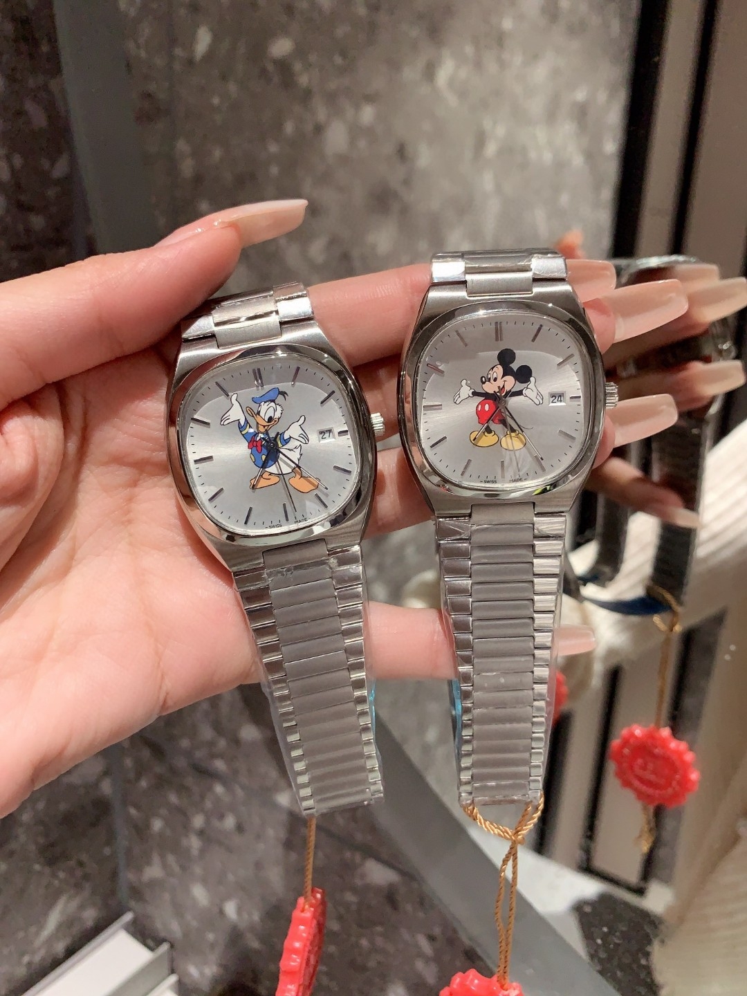 代发名牌手表 欧家款电视机唐米老鼠鸭联名石英女款手表钢带送礼