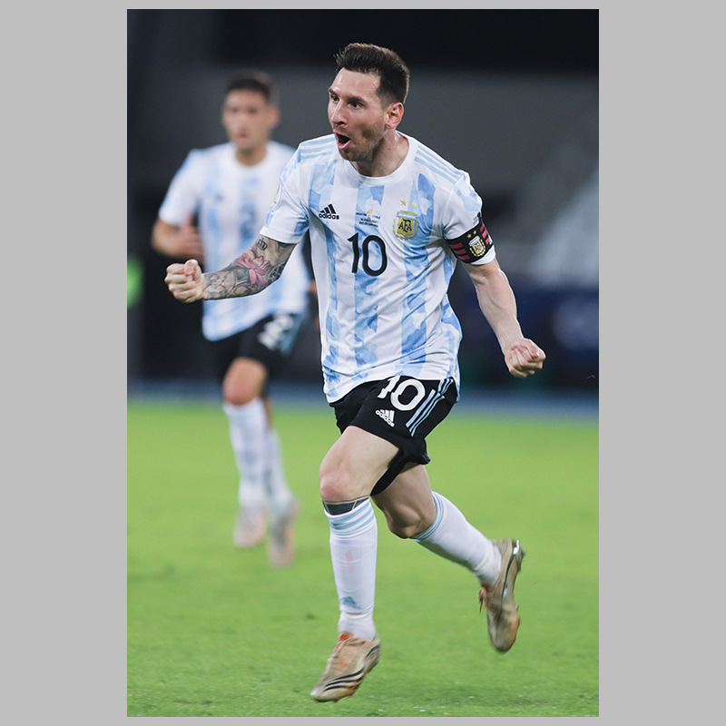 梅西海报阿根廷美洲杯巴萨足球明星球星c罗宿舍装饰挂画墙贴壁纸