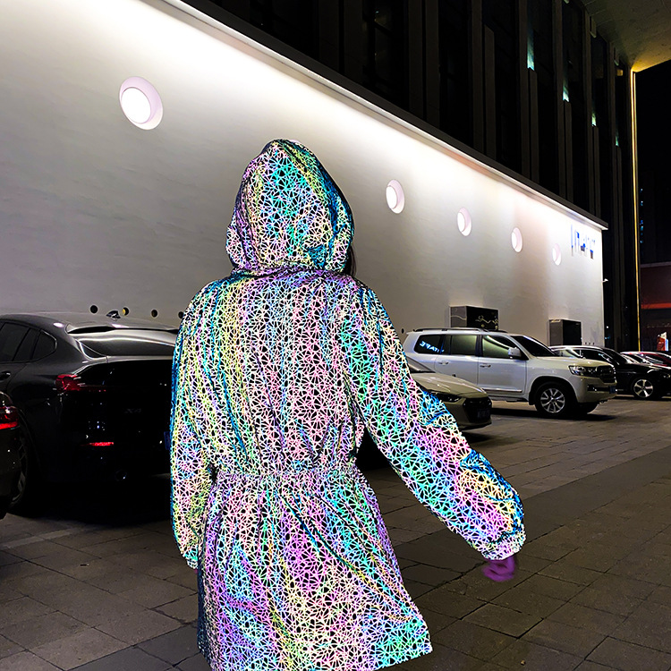 七彩反光发光安全衣服热销产品跨境爆款批发制定幻彩反光发光布