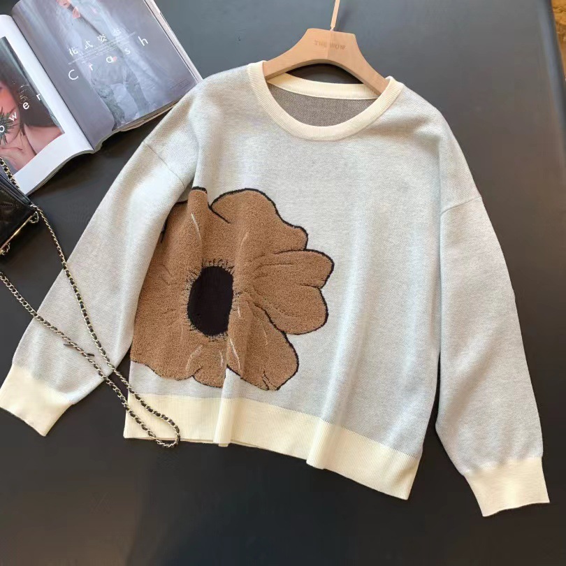 时髦 芝麻点提花双面织毛巾绣大花提花圆领羊毛毛衣女gw9138