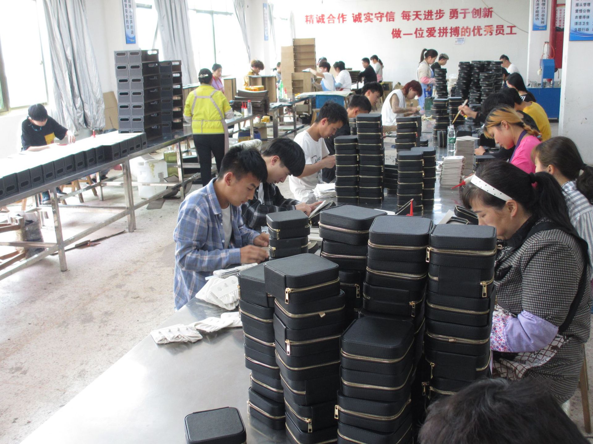 现货创意多色生日双开礼品盒香水珠宝口红包装盒结婚伴手礼盒批发