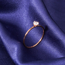 百搭简约单钻锆石装饰戒指女食指时尚不褪色 潮人钛钢玫瑰金戒子