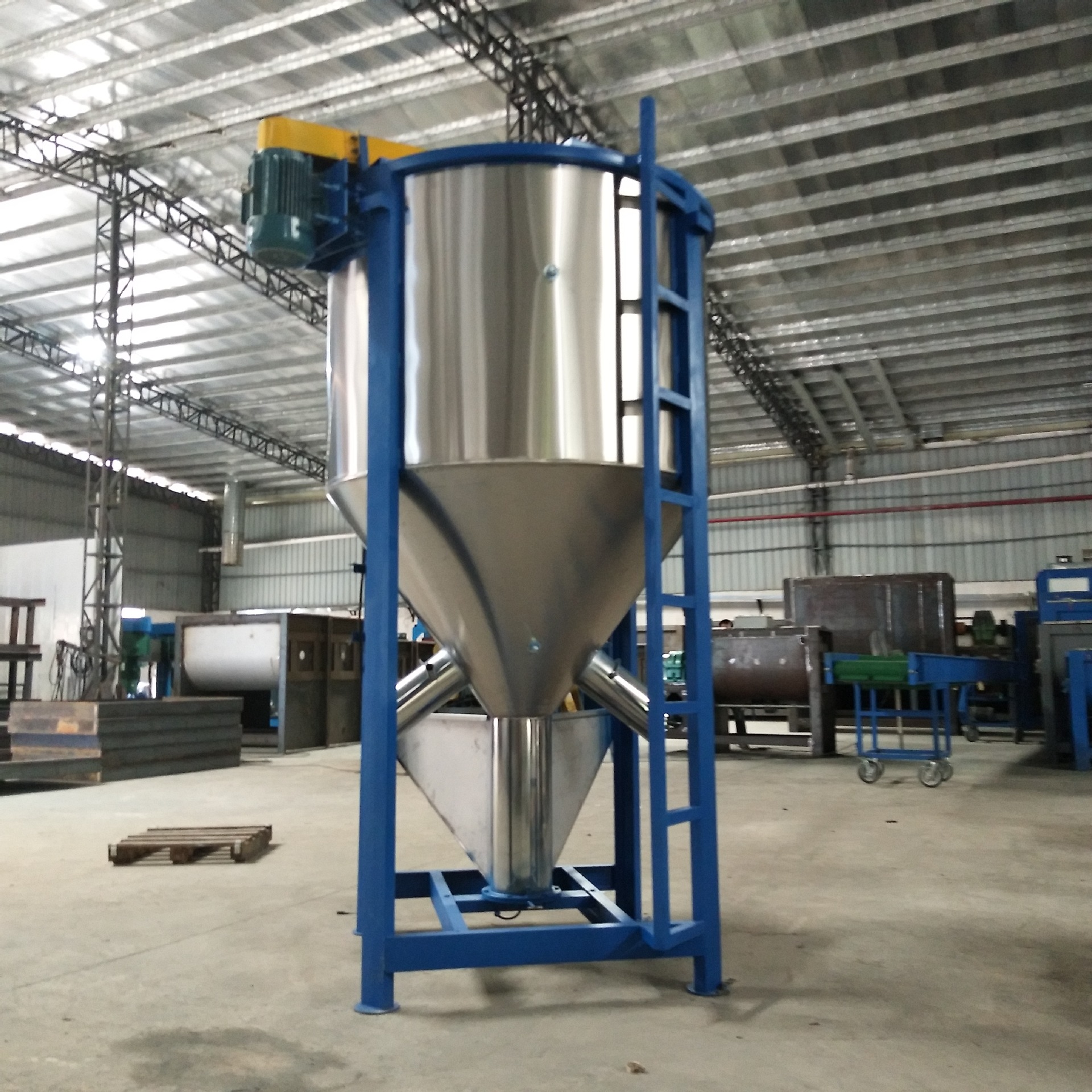 深圳现货供应pe塑料拌料机 除湿聚乙烯塑料干燥混合机 价格大优惠