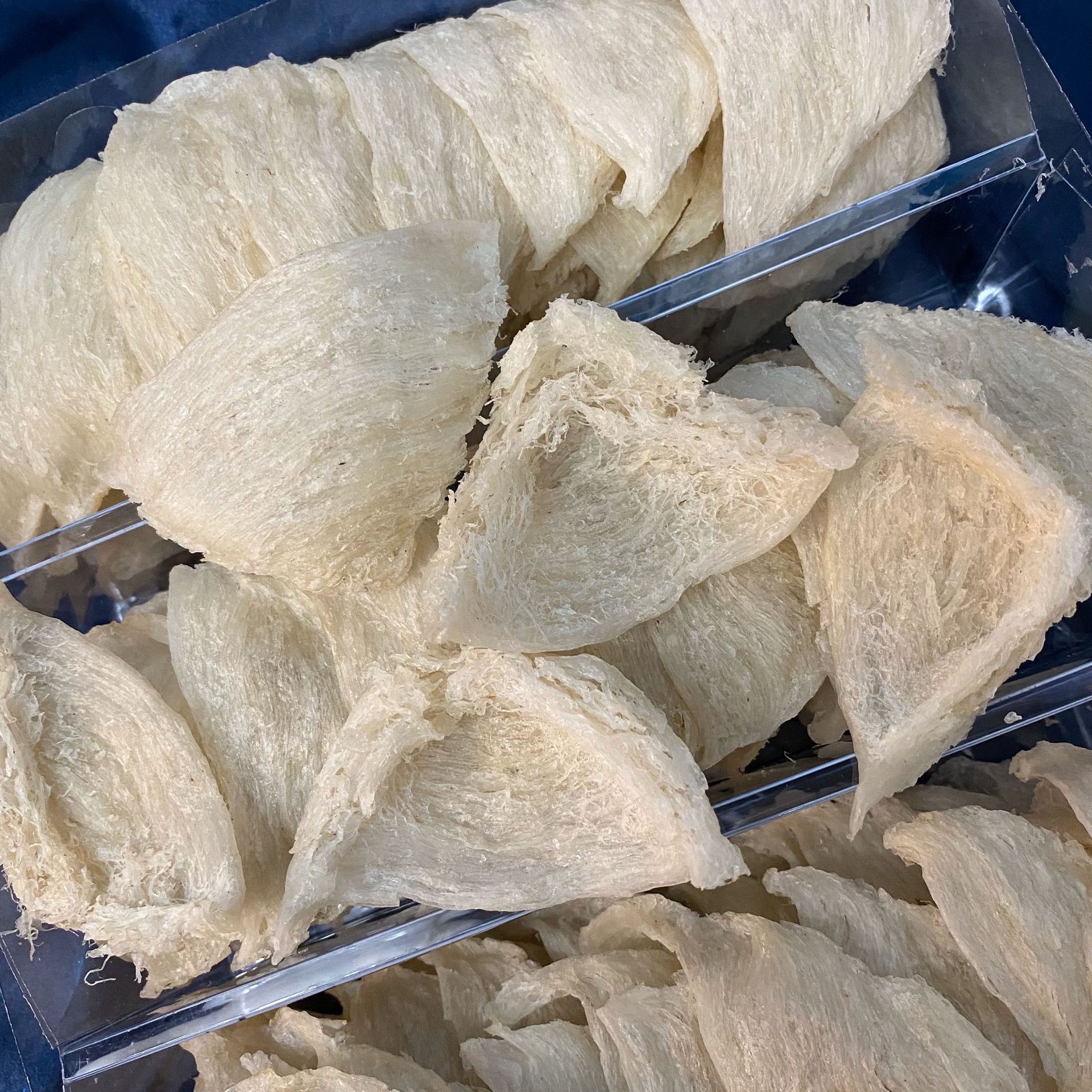 燕盏燕窝颜色白燕/官燕包装规格550一盒货号三角盏食用方式烹调计价