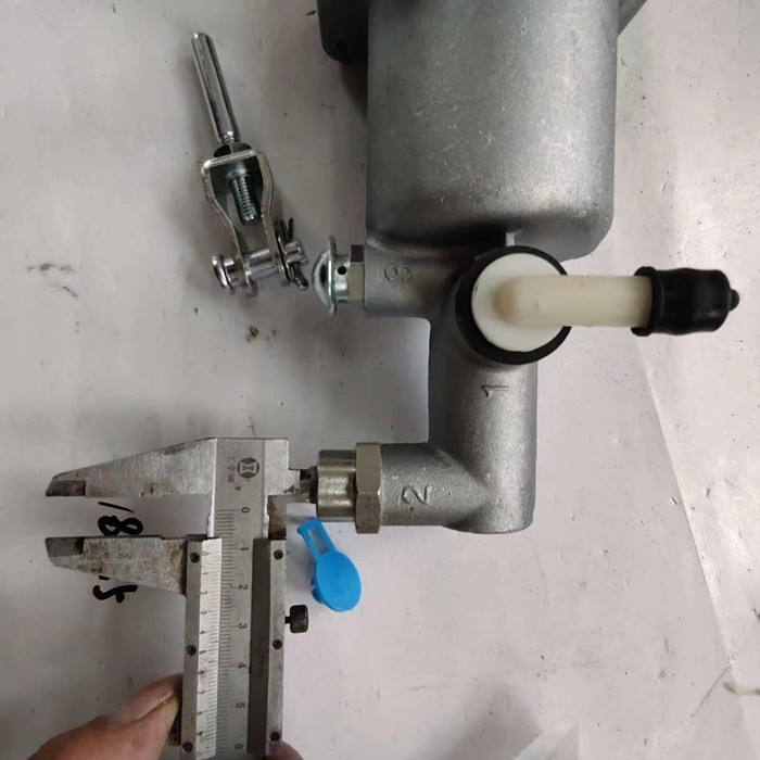 唐骏欧铃欧冠t1t3气刹离合器分泵离合器助力泵原厂103016080000