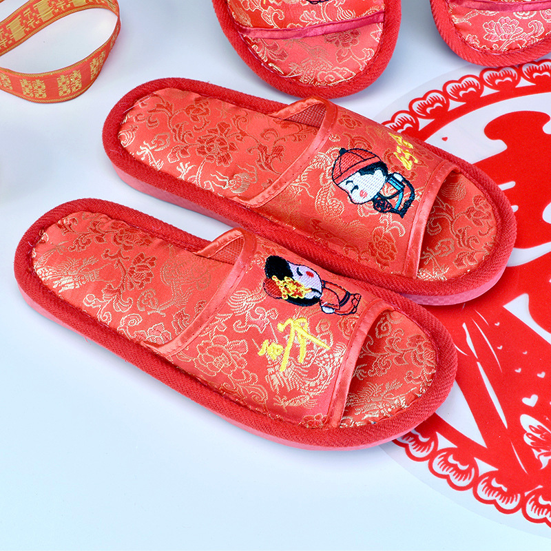 Spot Wedding Slippers Wedding Supplies Summer Toe Covering Embroidered Slippers Indoor Home Open Slippers Couple Wholesale