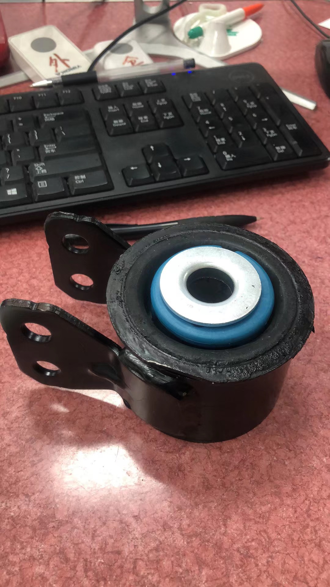 昂科雷悬挂胶套