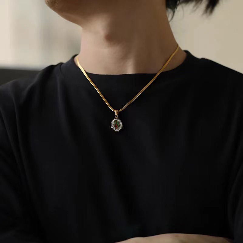 项链男潮小众设计感男士高级感潮流人像吊坠钛钢男款不褪色锁骨链