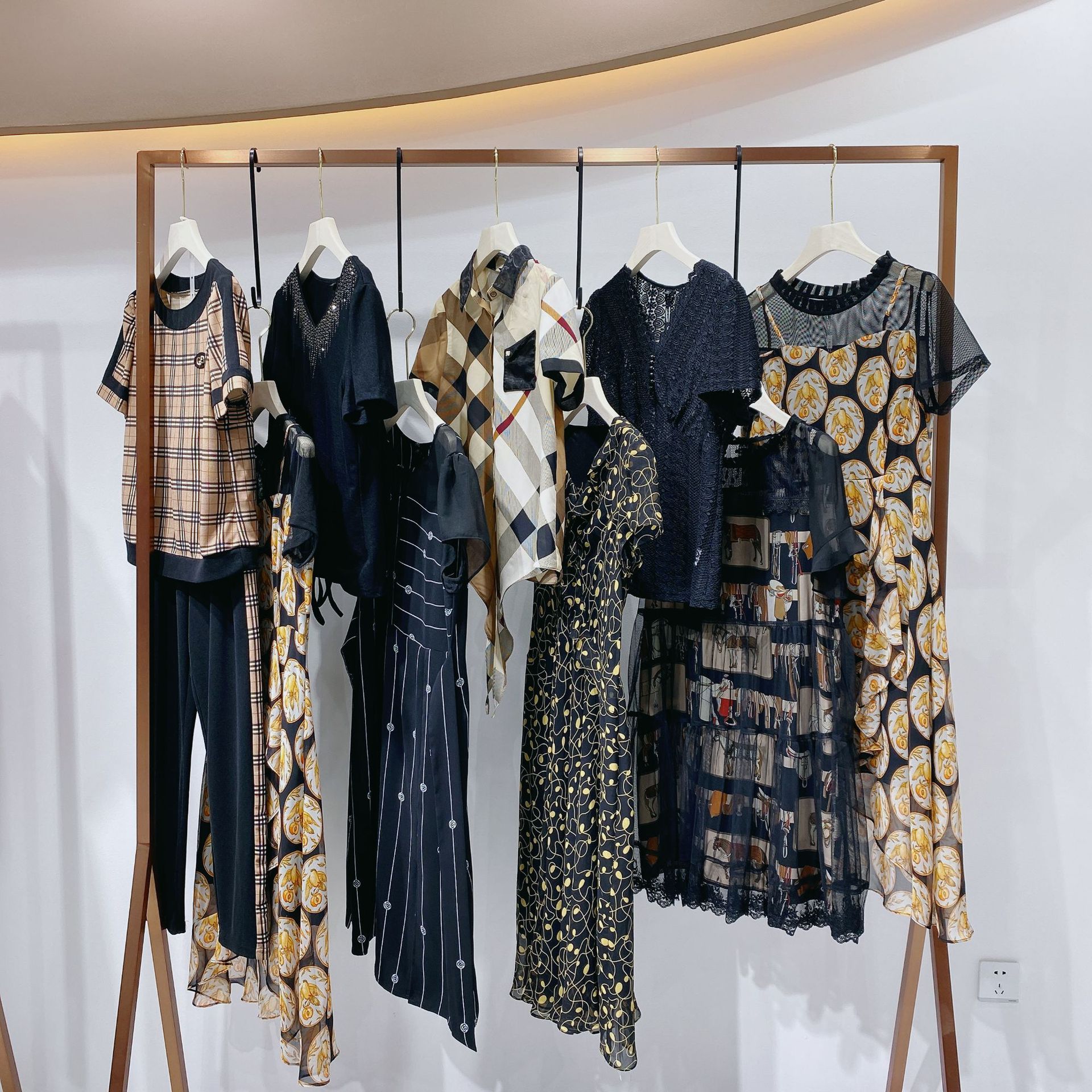 婉鑫雅2021夏季新款品牌折扣女装杭州四季青女装尾货两件套连衣裙