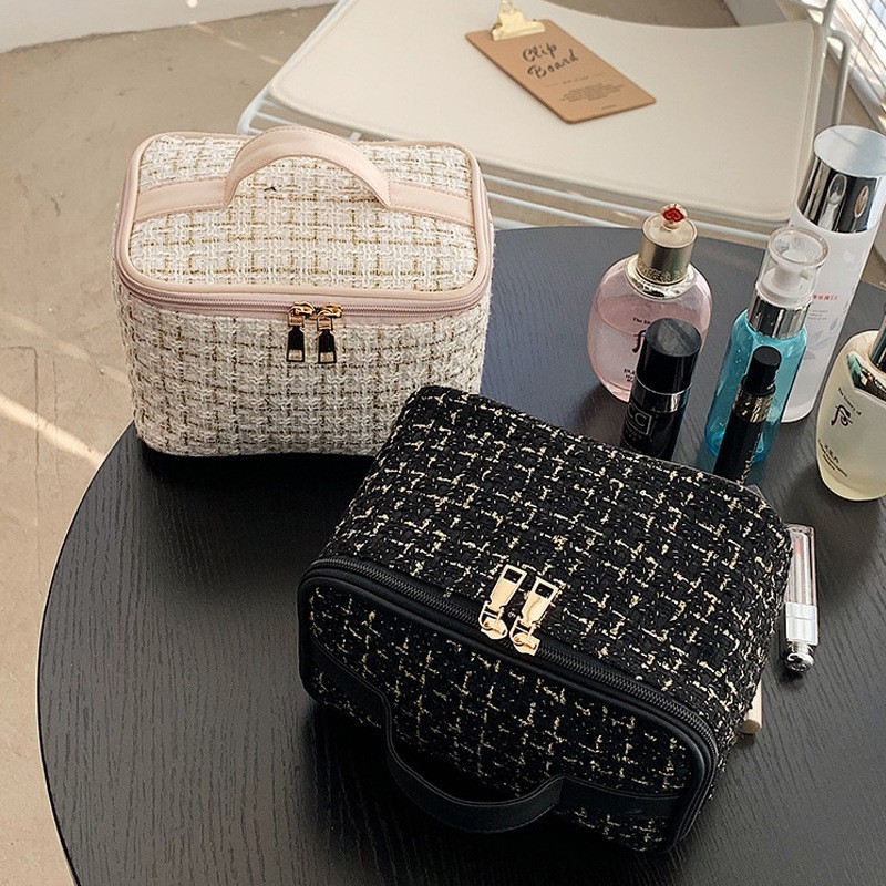 Cosmetic Bag Women's 2023 New Classic Style Chanel's Style INS Style Large Capacity Ins Style Portable Wash Storage Bag Portable Outing Cosmetic Case