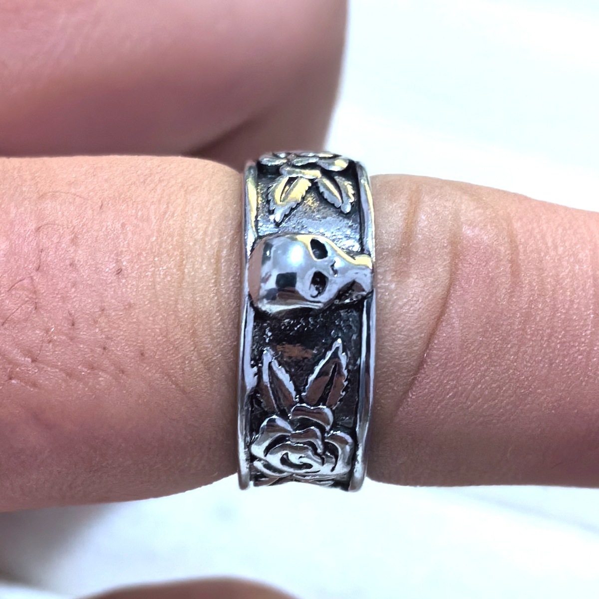 复古骷髅头戒指男款潮流个性男士单身戒分金食指戒防泰银开口指