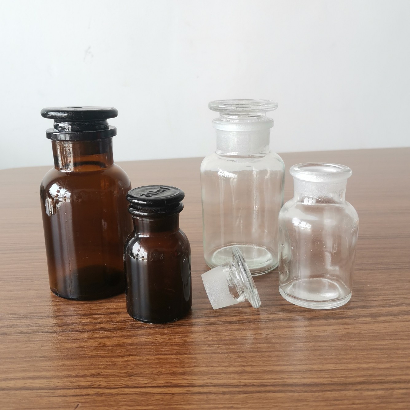 医用分装罐储物罐口水口杯玻璃瓶棉球酒精密封罐实验用广口试剂瓶