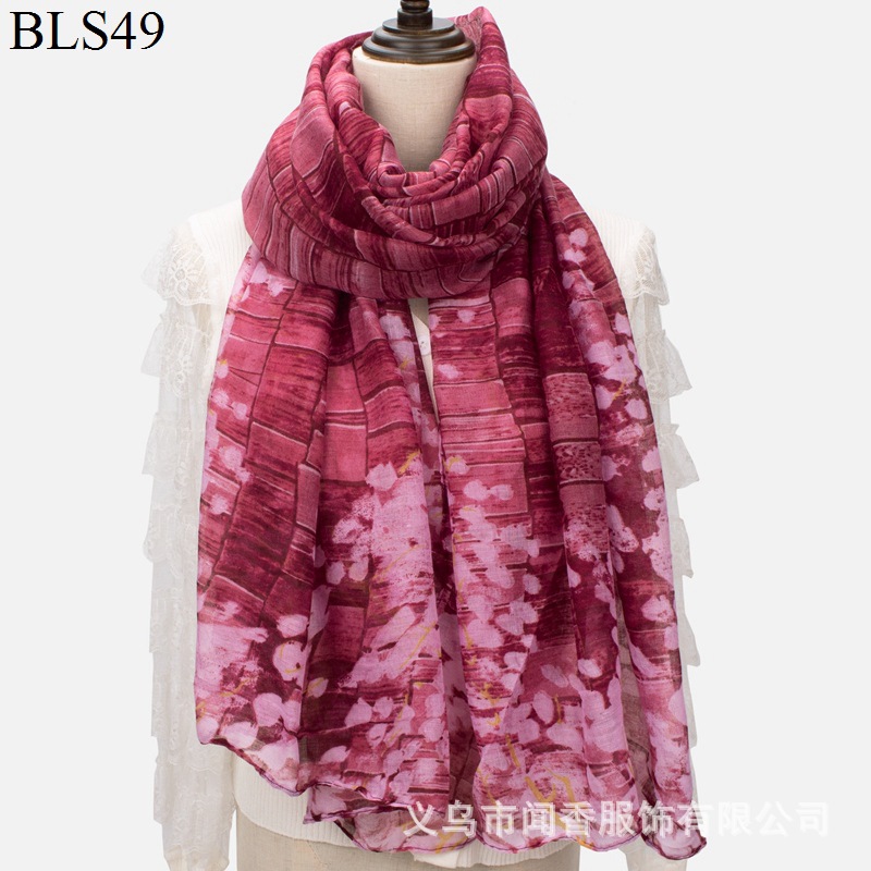 Autumn and Winter Wild Voile Cotton and Linen Scarf Large Size Shawl Soft Lightweight Gauze Kerchief Warm Geometric Plaid Scarf for Women