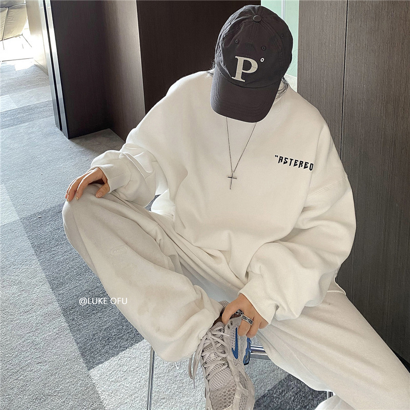 白色头像男生图片