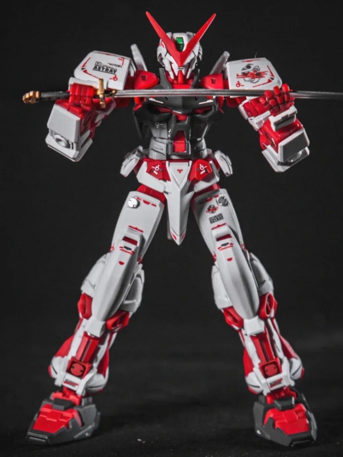 红异端高达玩具 自由强袭独角兽全装备 便宜国创机甲男孩拼装模型