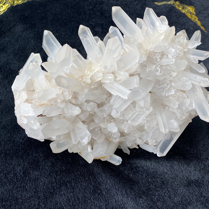 天然白水晶晶簇 大晶簇摆件 家居办公摆件 单个重量1-3公斤左右