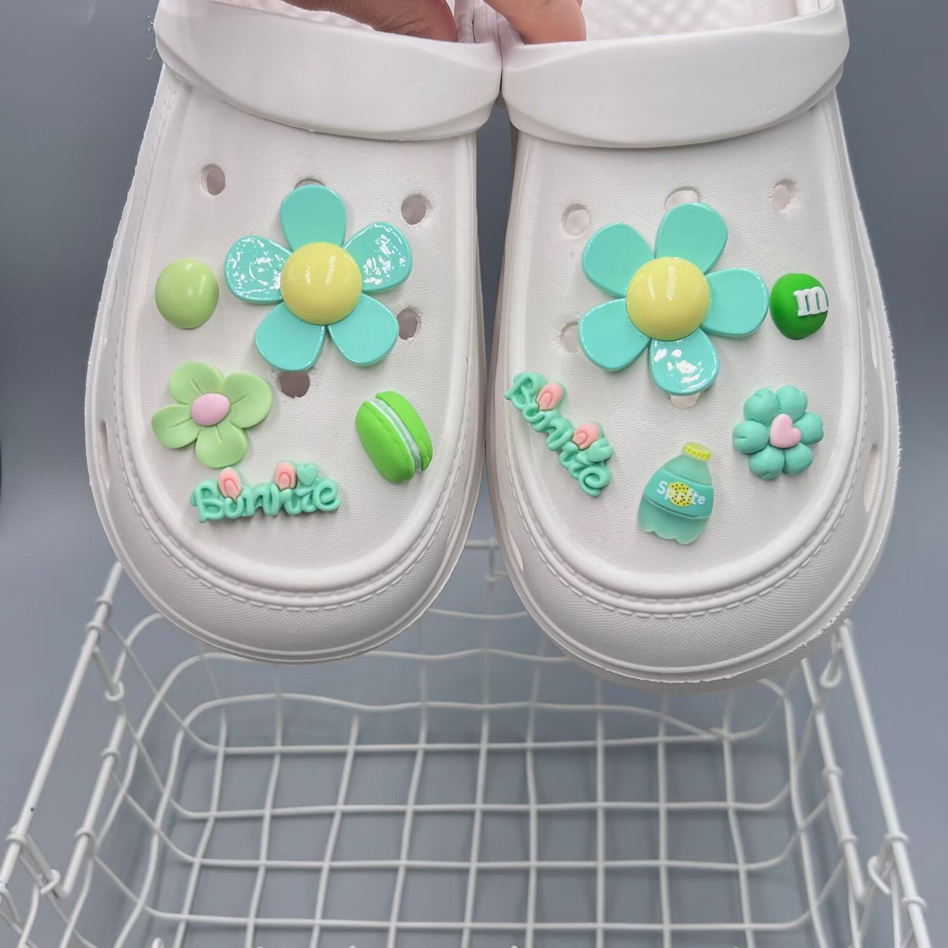 Cross Hole Shoes Accessories DIY Shoe Buckle Slippers Decorative Buckle Green Buckle Shoe Ornament Accessories Cartoon Detachable