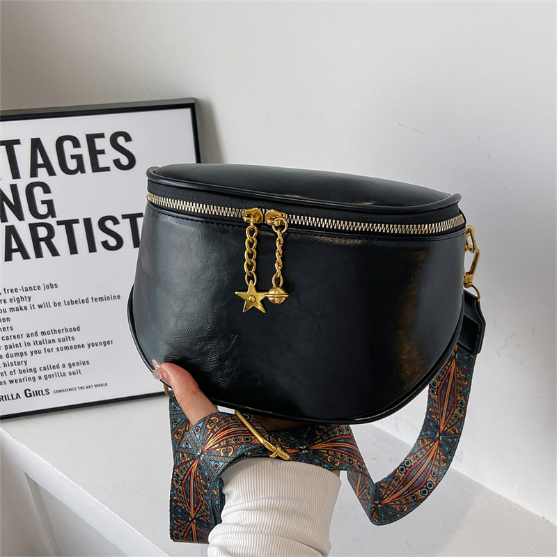 Women's Bag 2022 New Simple Fashion Oil Wax Leather Pu Shoulder Messenger Bag Texture Fashionable Saddle Bag