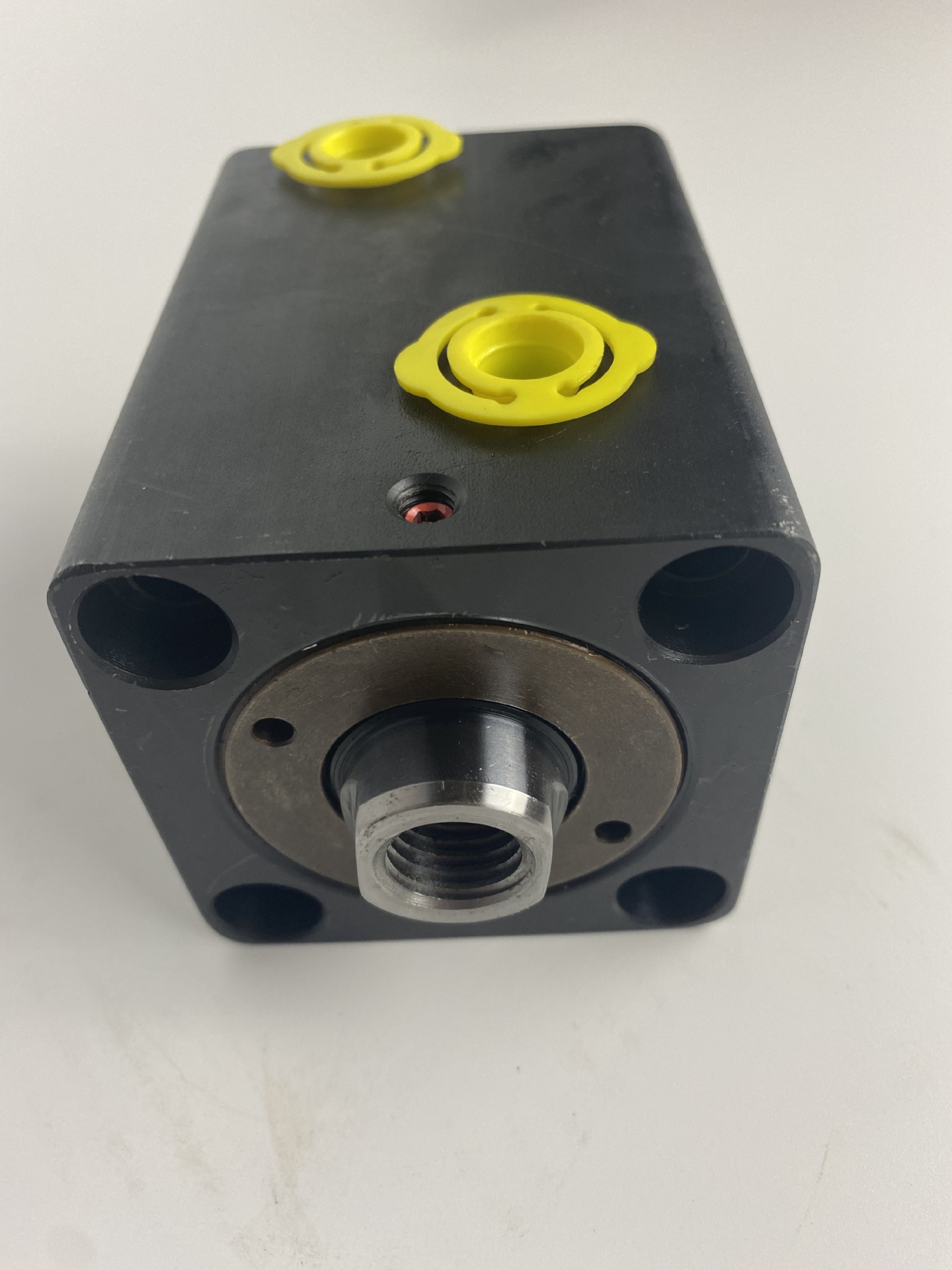 定制薄型空间源头油缸