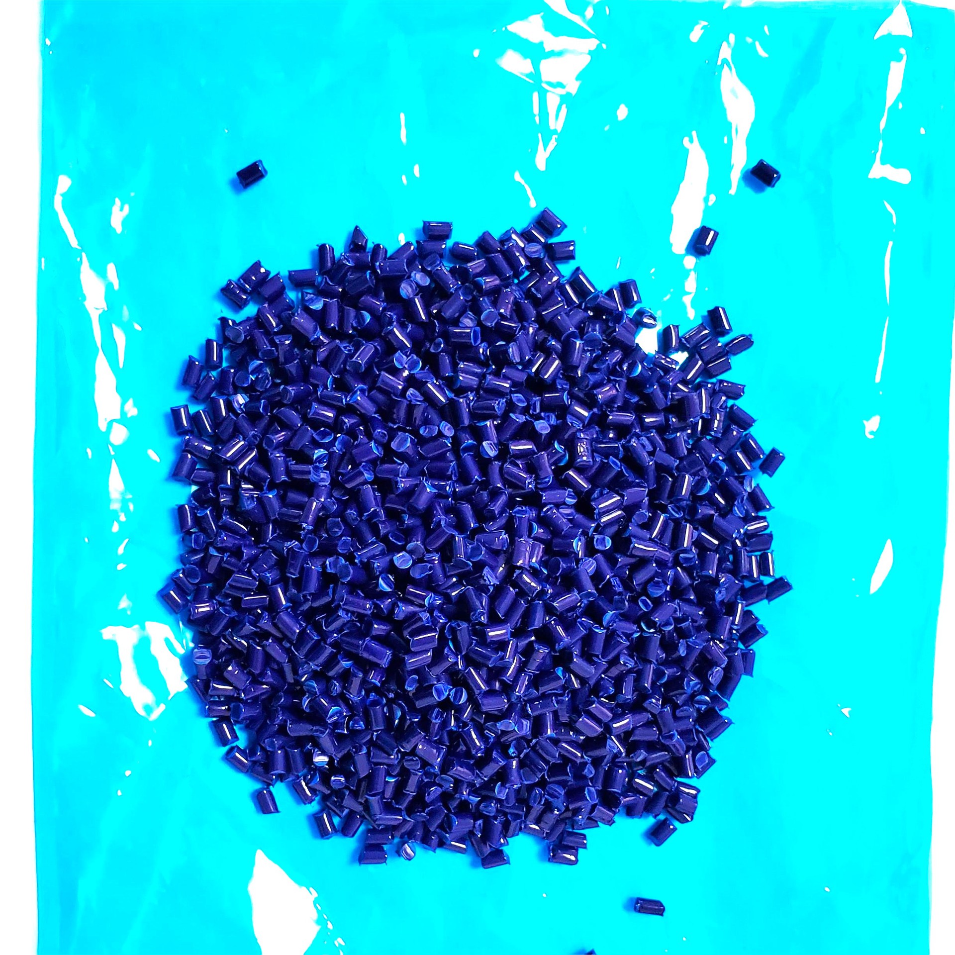 源头厂家生产pe吹膜级蓝色母粒3005c蓝颜色鲜艳分散性好浓度高