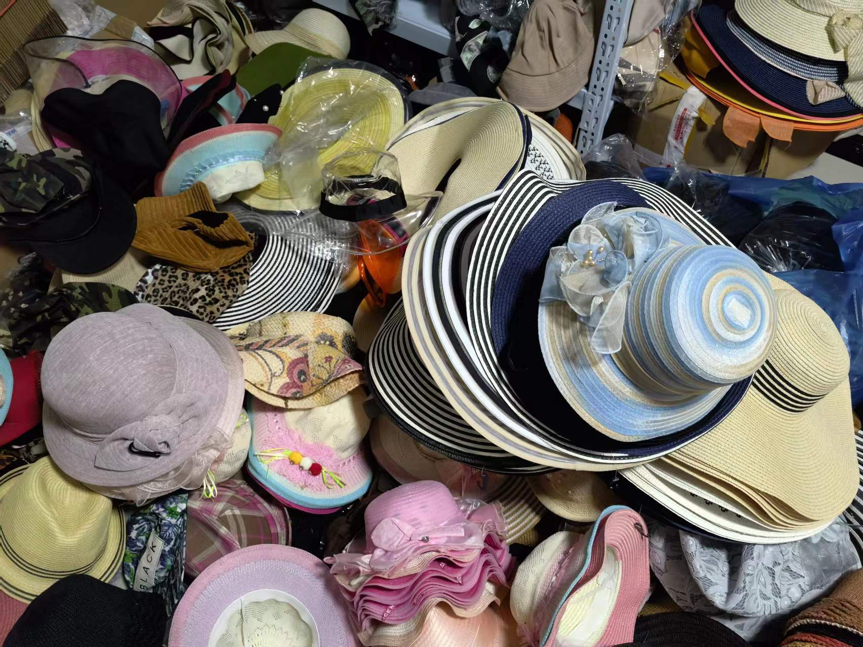 夏季帽子尾货儿童草帽渔夫帽跨境地主帽 3元十元帽子地摊货源批发