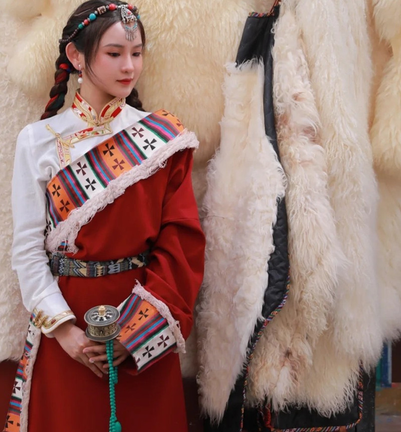 加厚款新款演艺藏裙西藏服女款藏袍丁真藏装藏服女长裙民族风一套