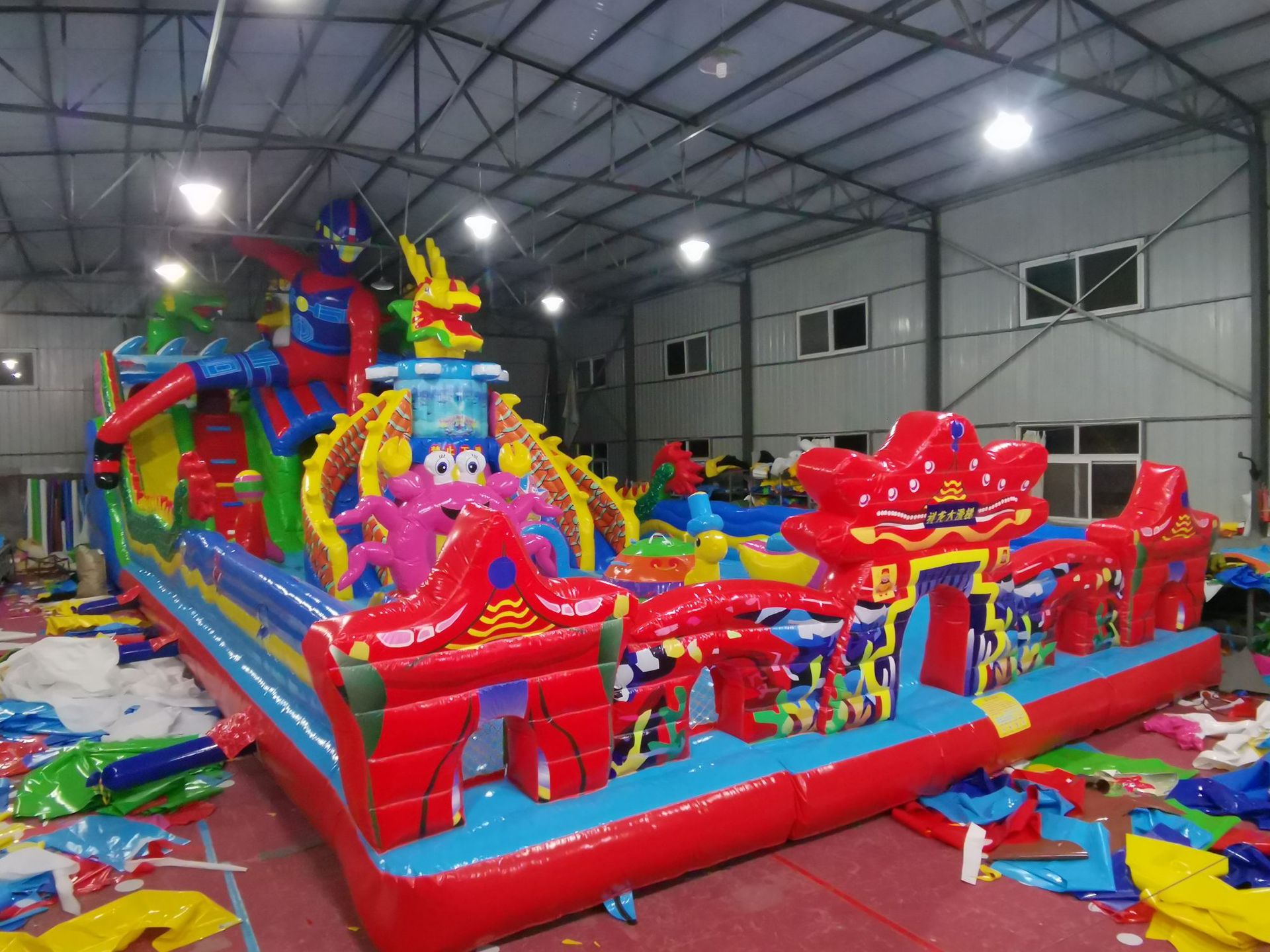 新版动漫乐园 充气城堡淘气堡充气蹦床大滑梯游乐场广场公园商场
