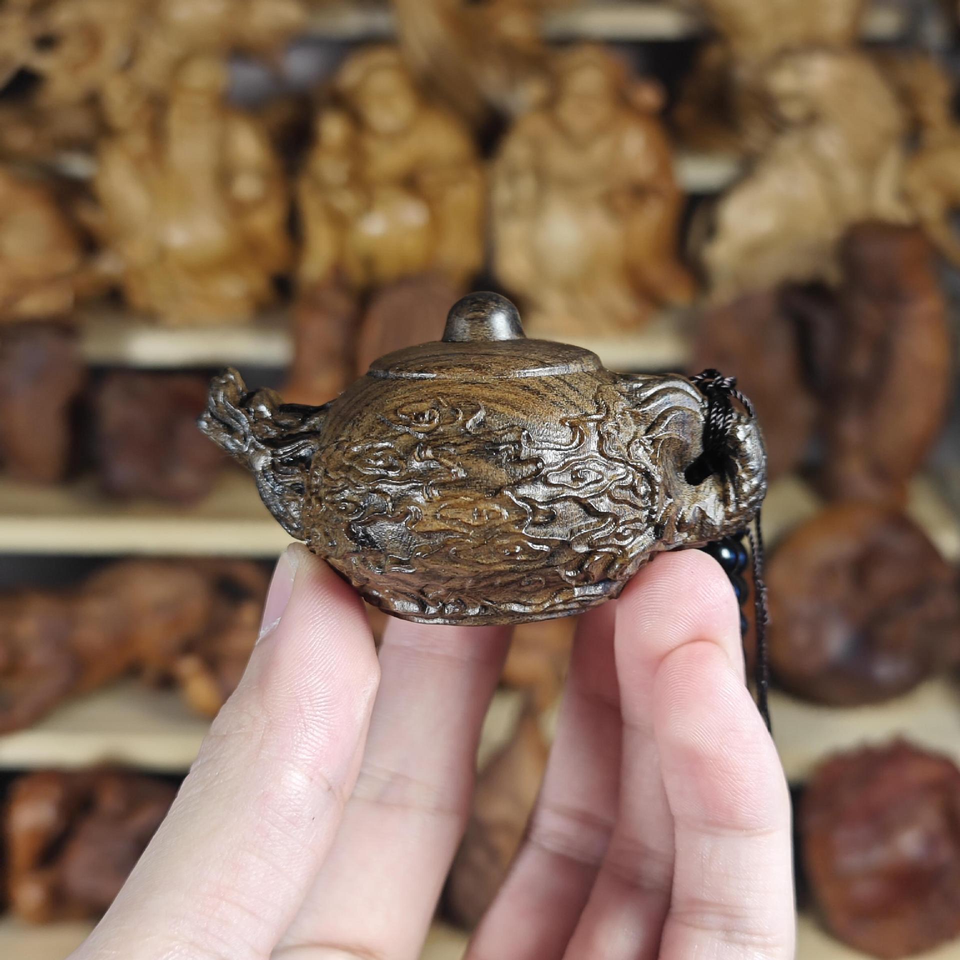 7cm印尼达拉干木雕手把件把把壶祥云龙壶挂件茶壶实木文玩-阿里巴巴
