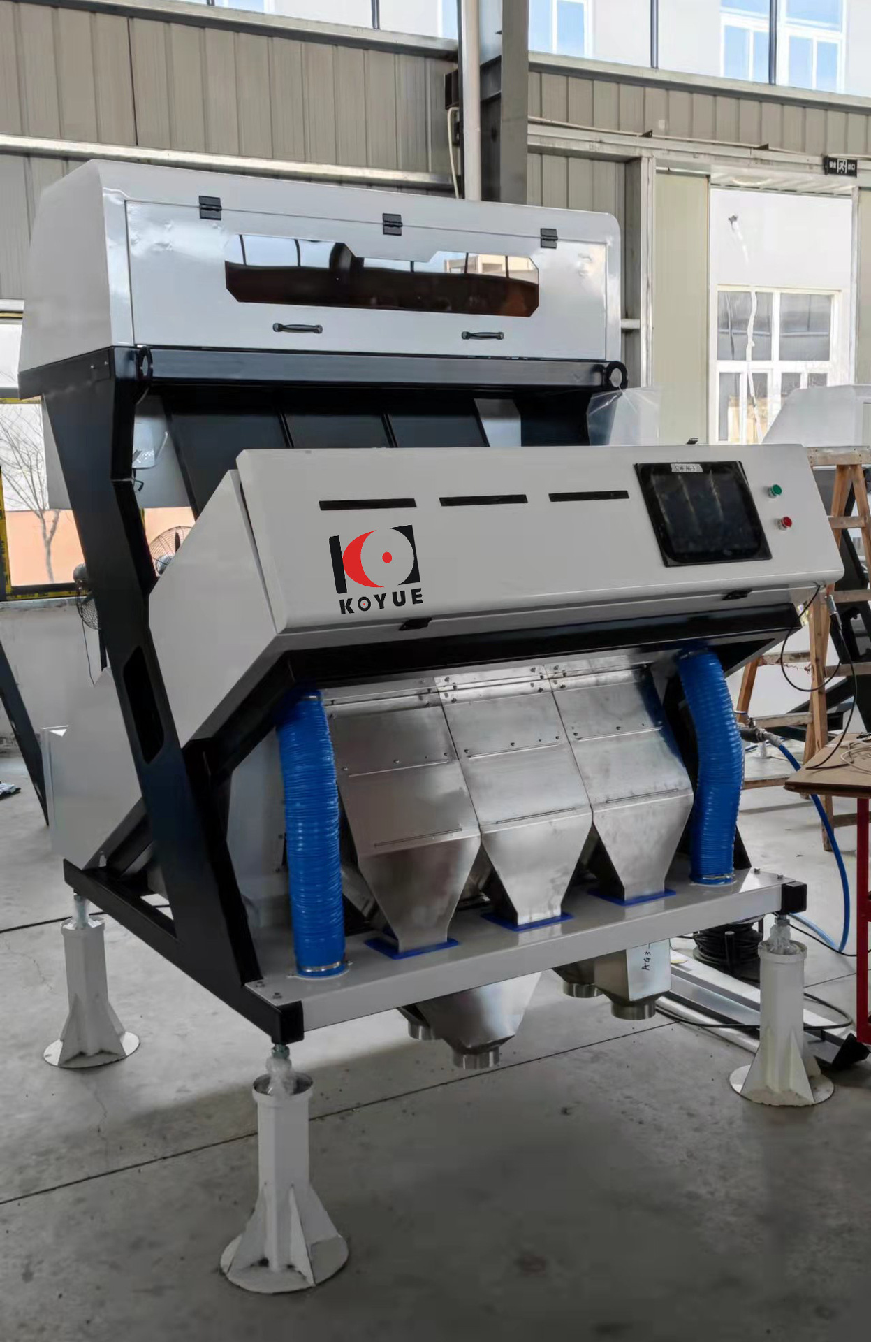 智能矿石通用色选机价格适中 石英砂筛选设备 专业制造商