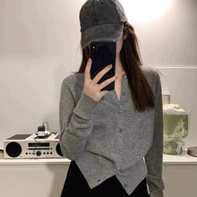 2025春秋款韩版圆领开衫女针织短款毛衣外套羊毛衫圆领宽松绒
