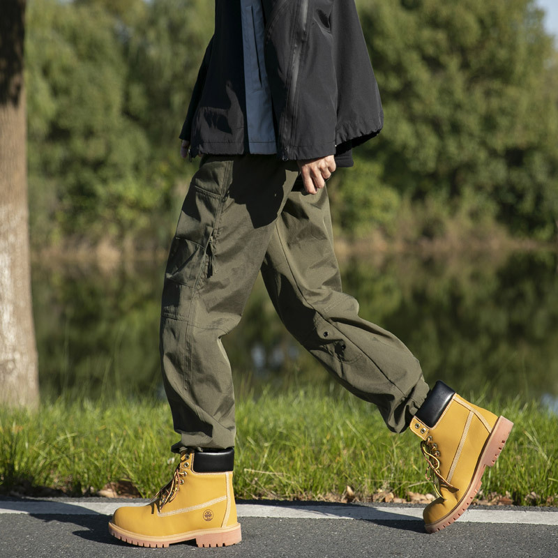 大黄马丁靴搭配的裤子男冬防水防风军绿色加绒加厚冲锋登山工装裤