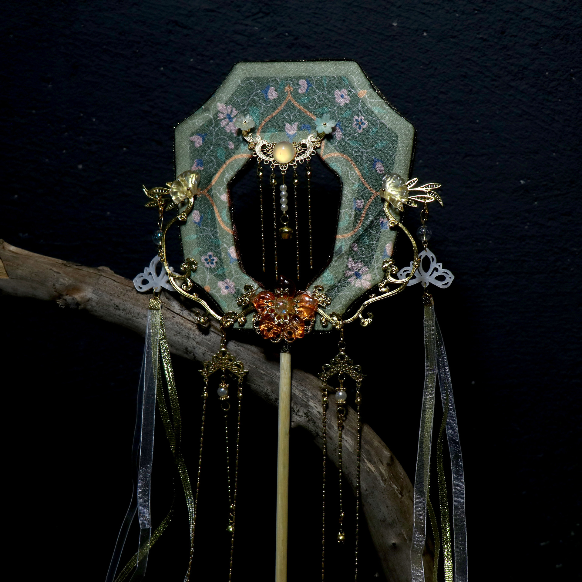 贰玥新品宫扇敦煌风团扇镂空异性扇子拍摄道具古风饰品【凌罗】