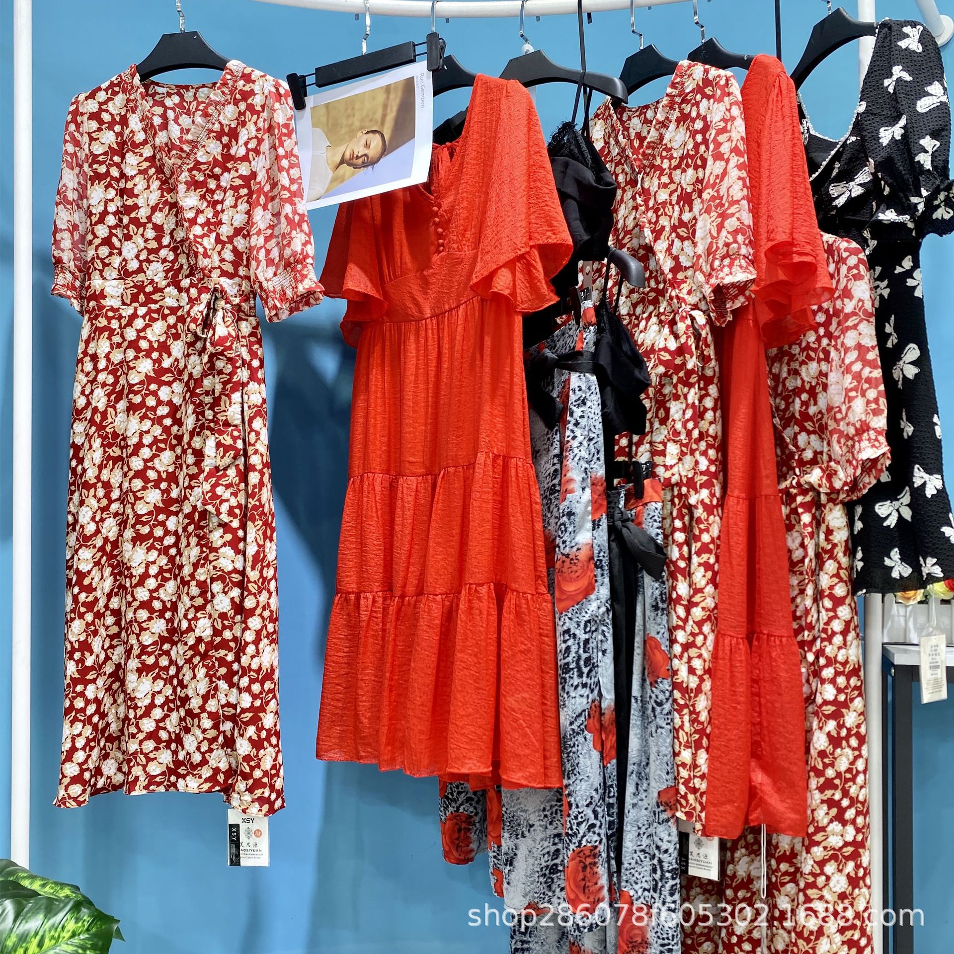 播牌22品牌折扣女装专柜撤柜尾货正品直播供应链 直播实体供应链