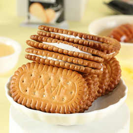 怀旧香蕉味奶油夹心饼干儿童年货批发整箱