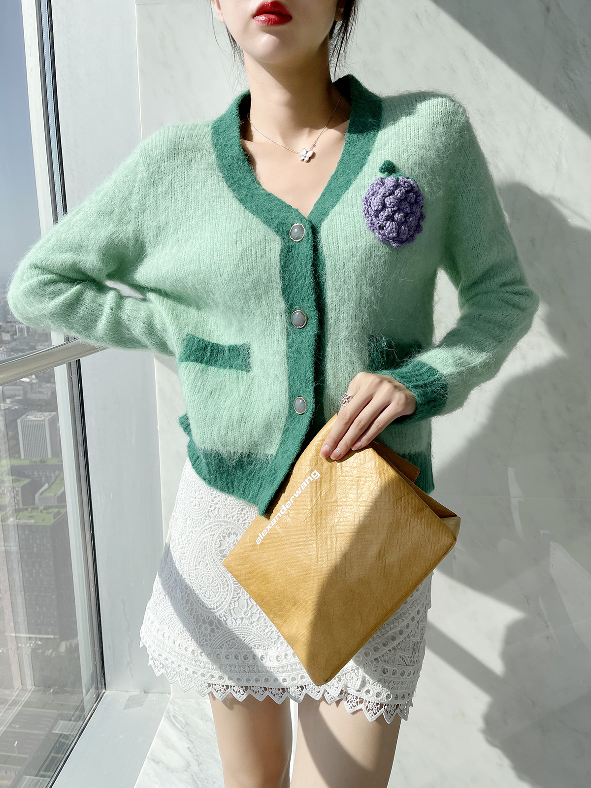 葡萄图案v领拼色慵懒风减龄针织衫开衫长袖毛衣2021秋冬新款