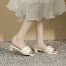 新款拖鞋外穿露趾褶皱中跟粗跟简约夏季一脚蹬凉鞋女显白时尚百搭
