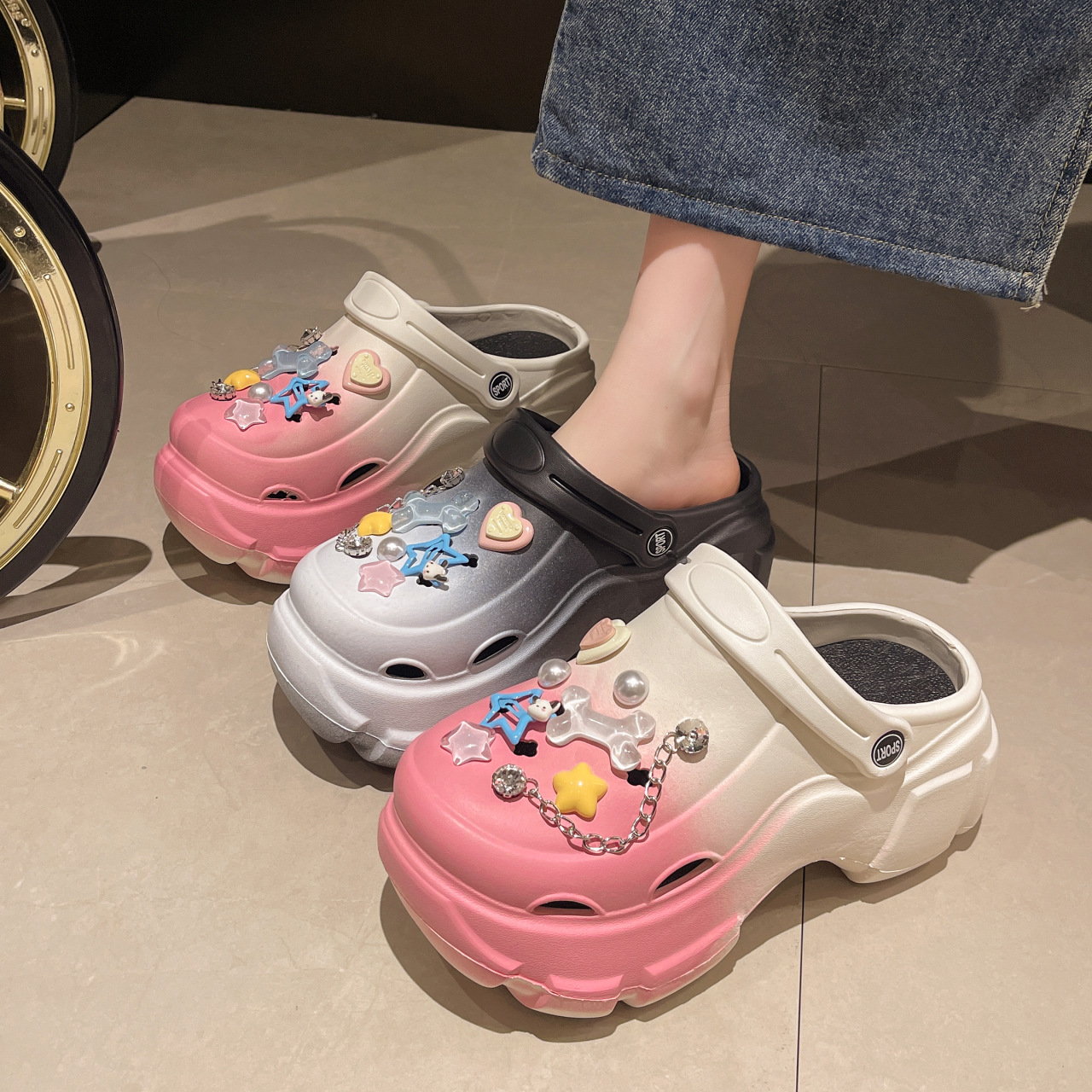 渐变色夏季新款沙滩厚底洞洞鞋女外穿可爱卡通diy松糕底包头凉拖