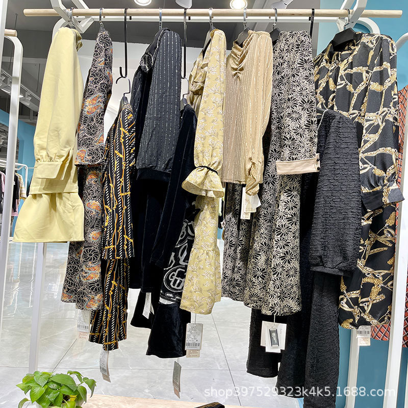 三弗国际22商场女装剪标尾货清仓批发 杭州四季青女装服饰批发货