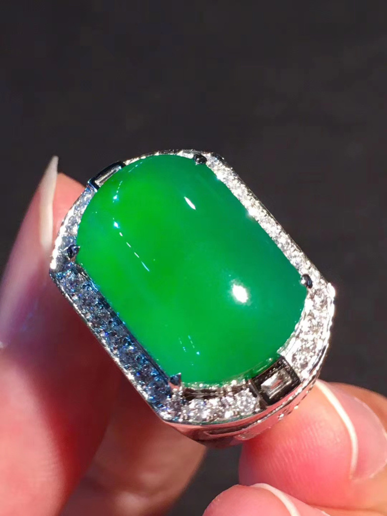 金镶嵌翡翠戒指男