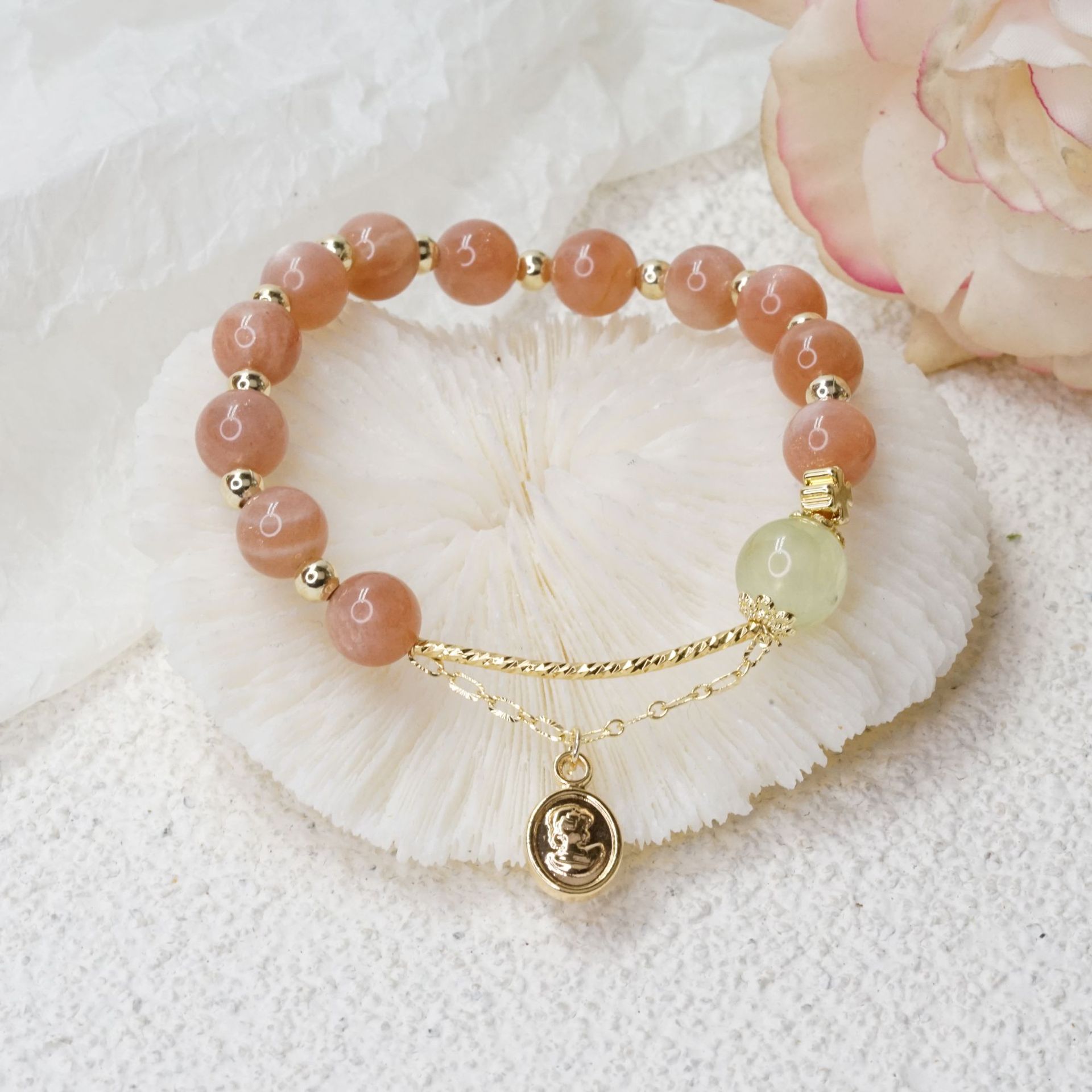 新款太阳石手链女韩版时尚冷淡风个性爱心手串橙月光石闺蜜手饰