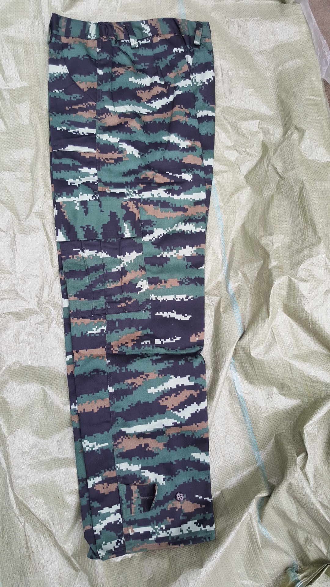 批发虎斑数码迷彩服丛林迷彩服学生军训服单位拓展训练服劳保服