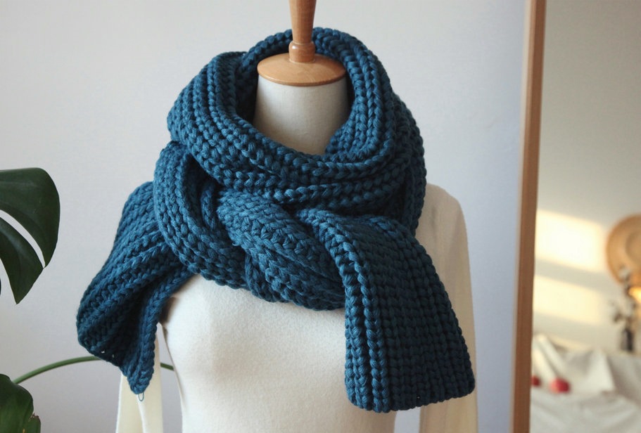 新款复古孔雀蓝麻花粗毛线针织长款围巾日系纯色学生围脖情侣款