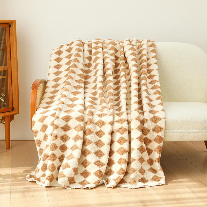 跨境新款颗粒羊绒双面复合毛毯贝形锁边菱形格四季通用沙发毯子