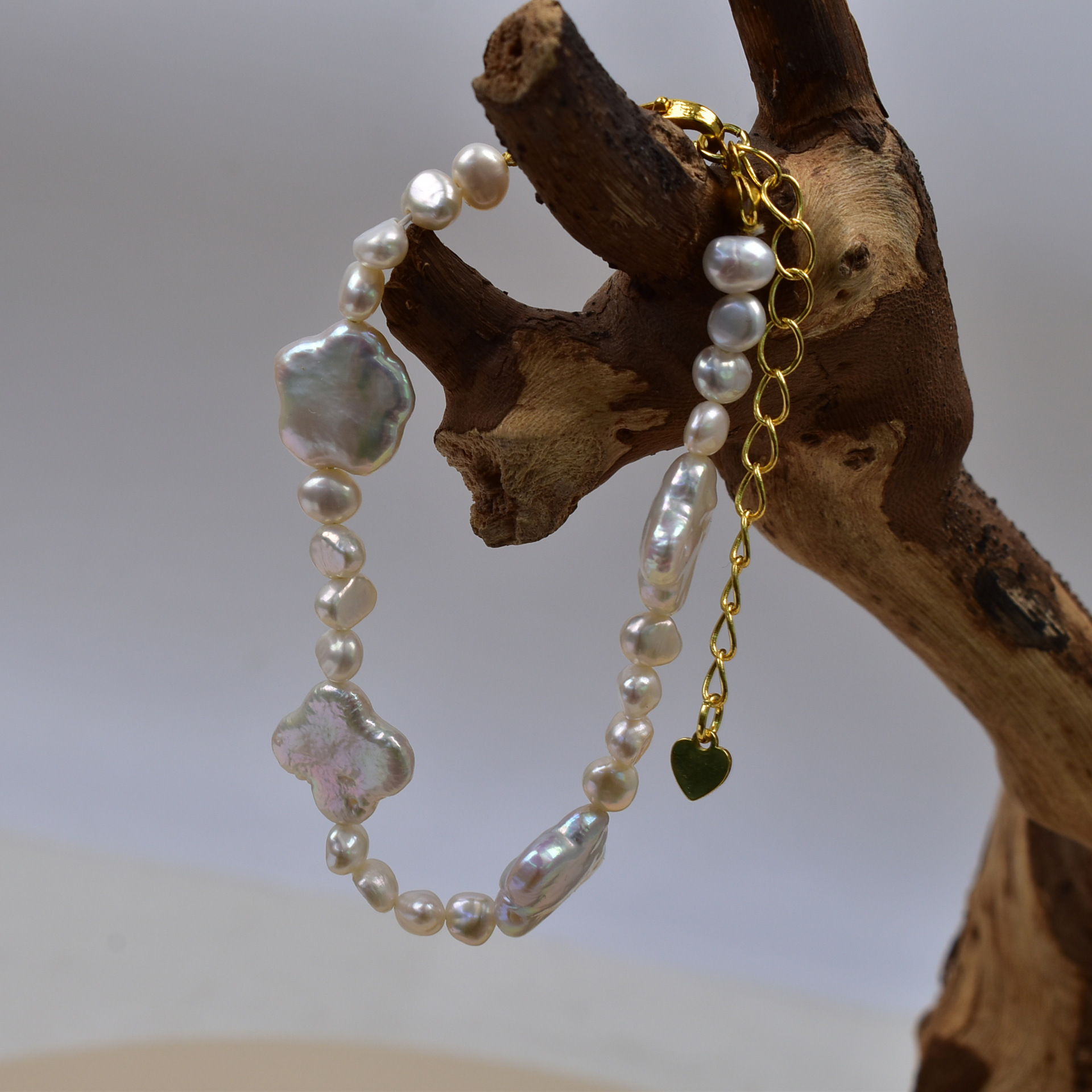 天然淡水珍珠巴洛克花朵手链女款轻奢百搭小众设计高级感时尚饰品