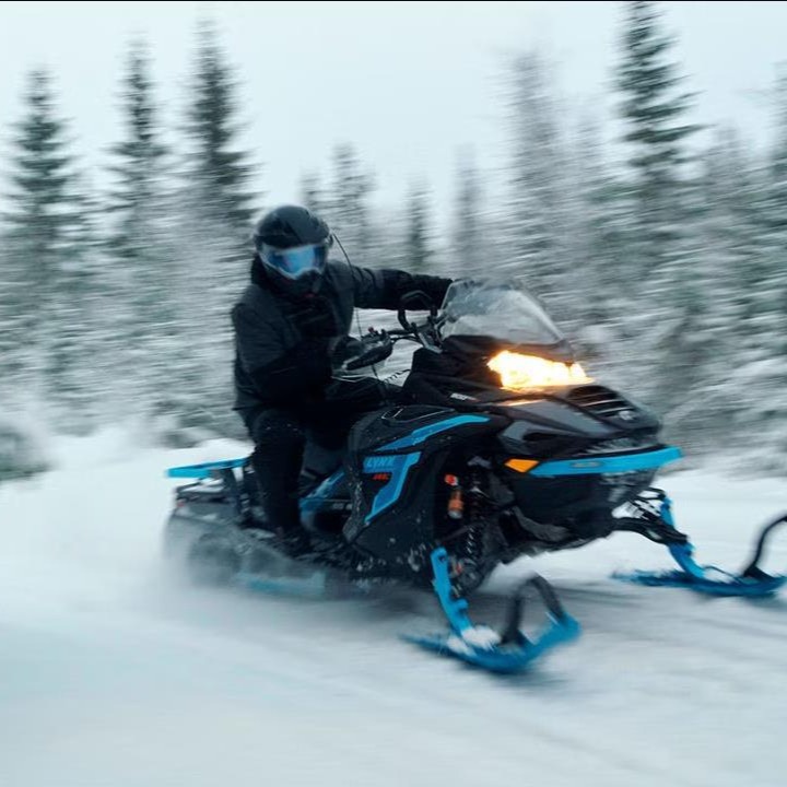 跨境出口滑雪场雪地车commander limited900cc雪地摩托车履带雪地