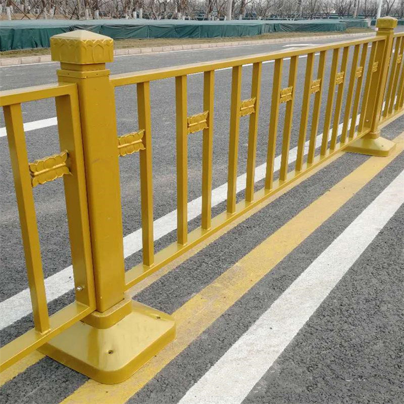 珠海厂家加工定制黄金道路护栏 深圳甲型护栏 人行道隔离栏杆