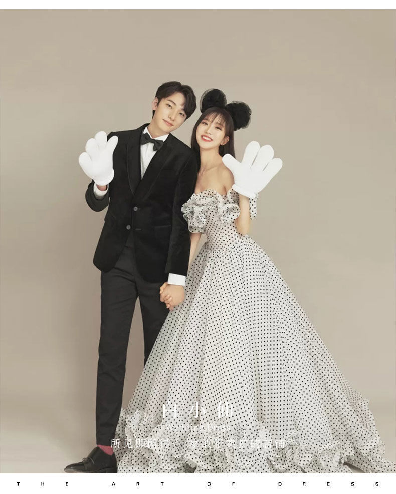 2021新款复古主题婚纱情侣写真艺术照礼服波点一字肩公