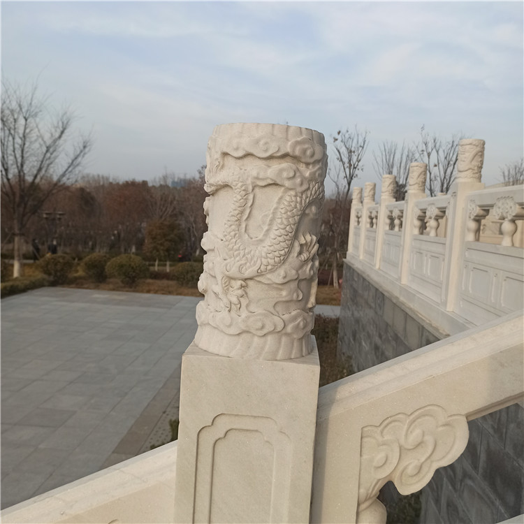 汉白玉龙头柱栏杆 扇形镂空栏板景区建设石栏杆