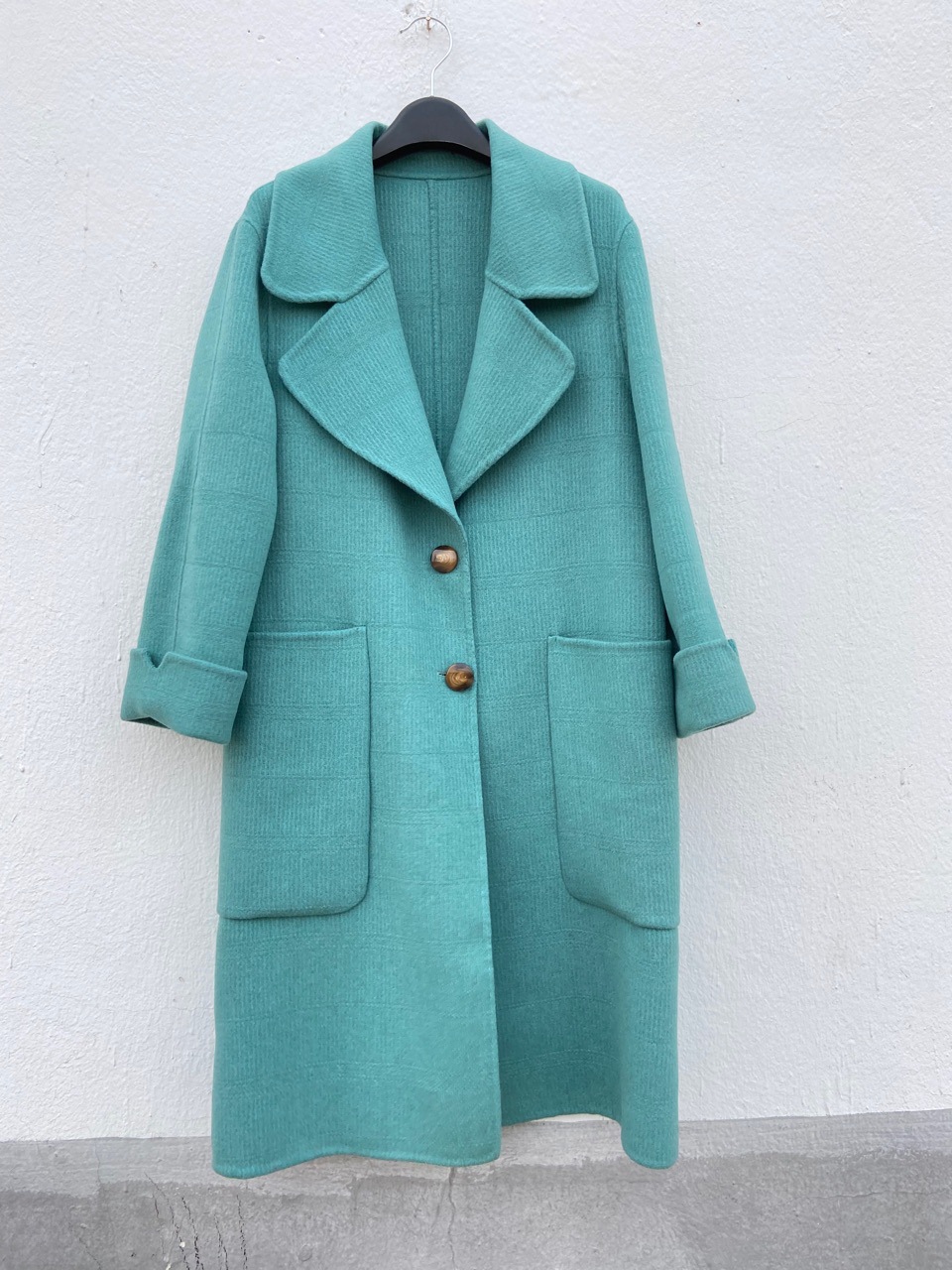 蒂芙尼蓝羊毛大衣捡漏肩宽45胸围108袖长52衣长103厘米135斤内可