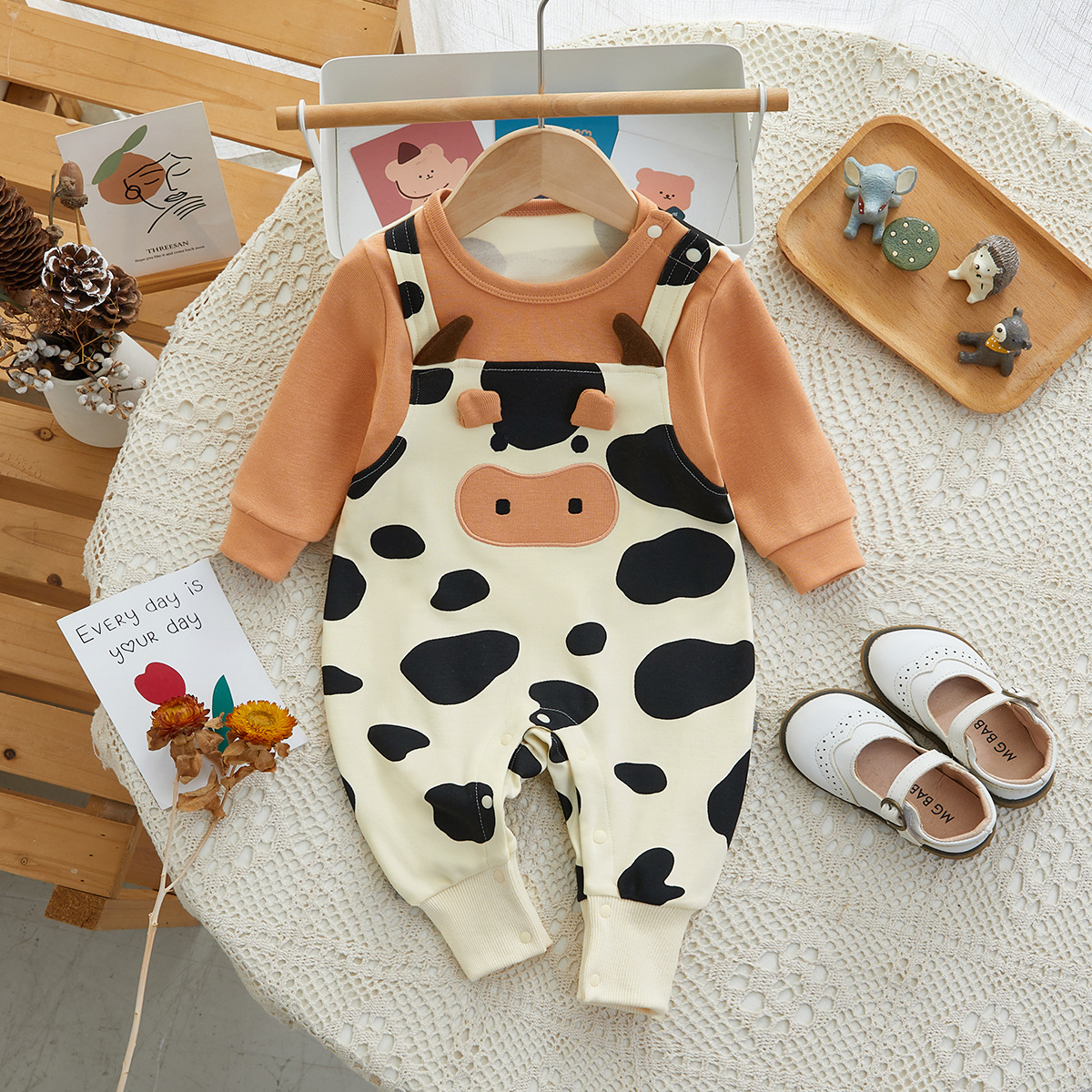 婴儿衣服春季婴儿连体衣小奶牛宝宝衣服长袖婴儿春装新生儿衣服